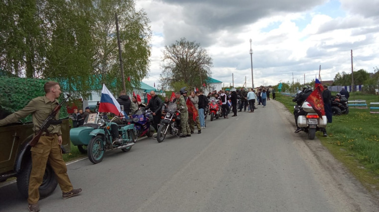 Авто - и мотопробеги в честь Дня Победы.